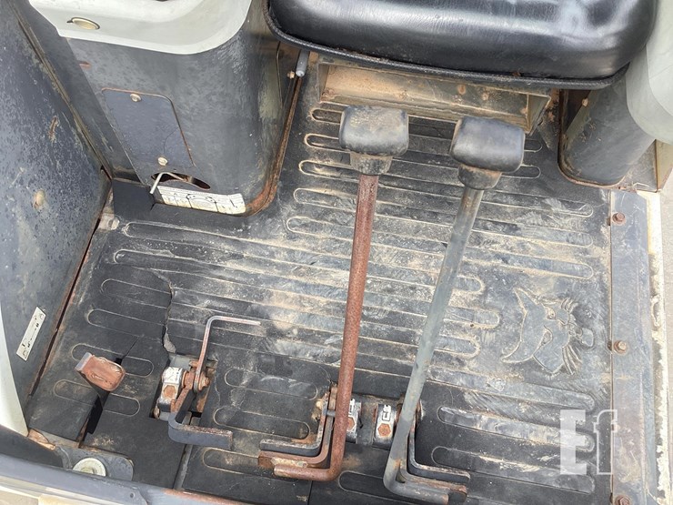 2011-bobcat-325g-image-21
