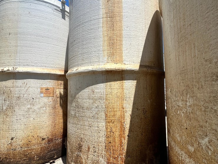 7,000-gallon-(approx.)-fiberglass-liquid-feed-storage-tank-image-1