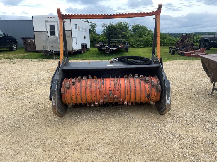 #1052-•-2022-titan-high-glow-mulching-head-attachment-for-skid-loader-image-2