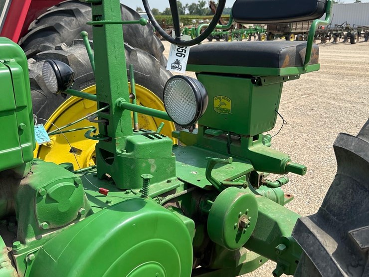 john-deere-b-image-12