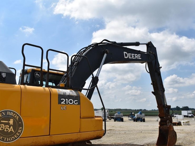 2018-deere-210g-lc-image-24