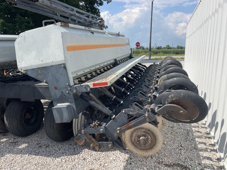crust-buster-4025-image-2