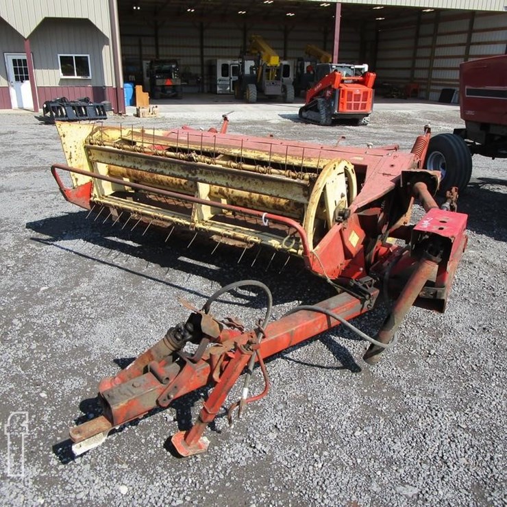 NEW HOLLAND 477