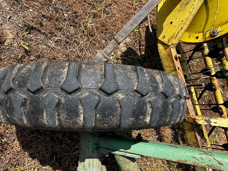 john-deere-660-image-9
