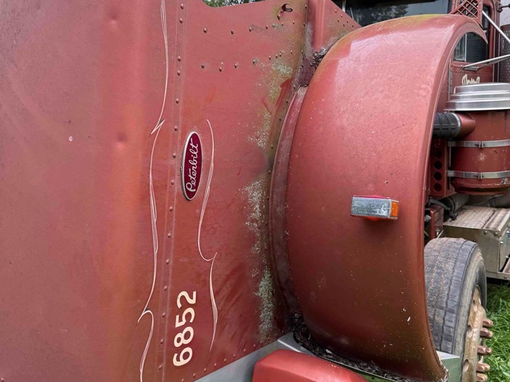 1987-peterbilt-359-image-8
