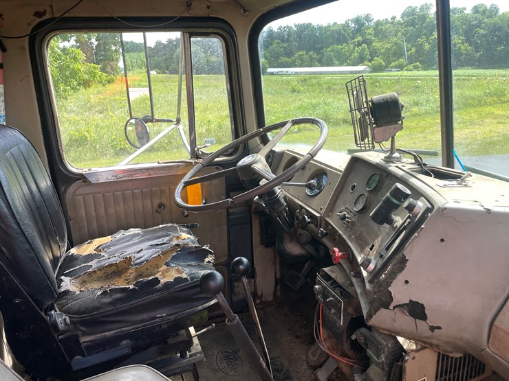 #1016-•-1974-mack-truck-(has-wi-title)-image-35