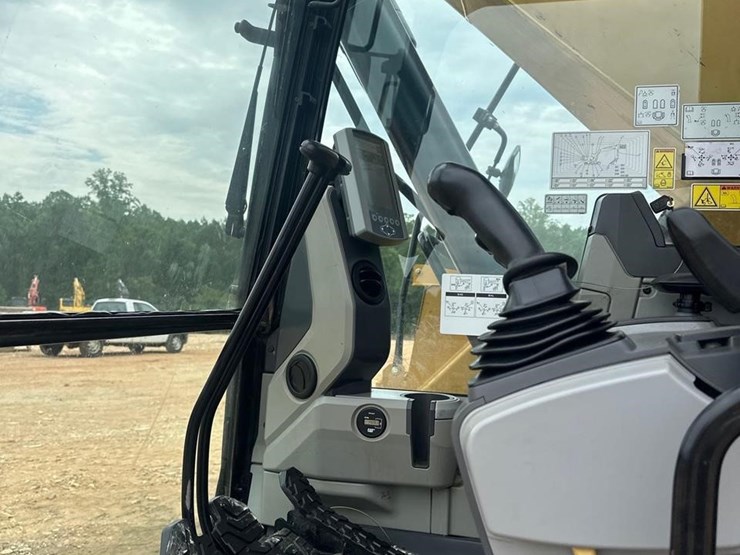 caterpillar-325flcr-image-25