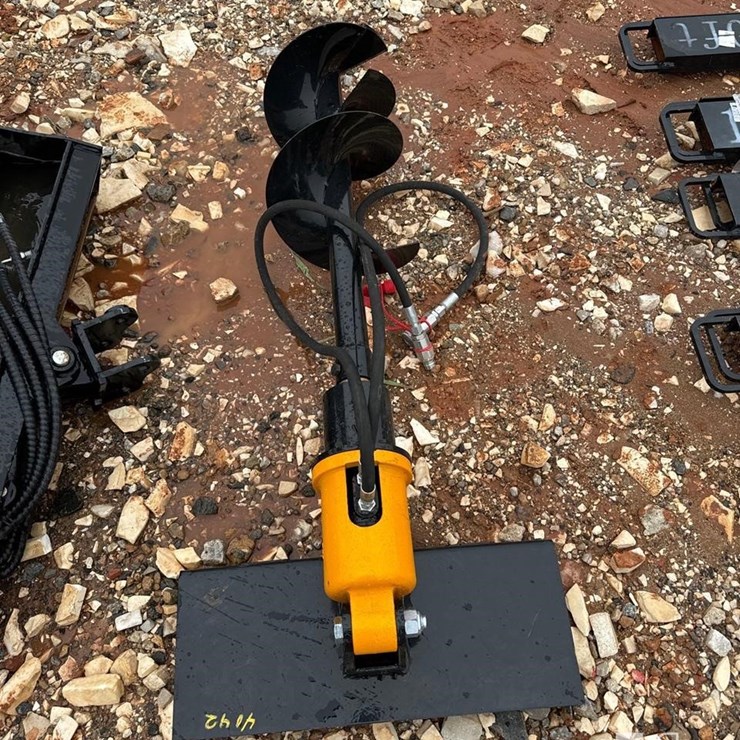FUTURE MINI SKID STEER AUGER ATTACHMENT