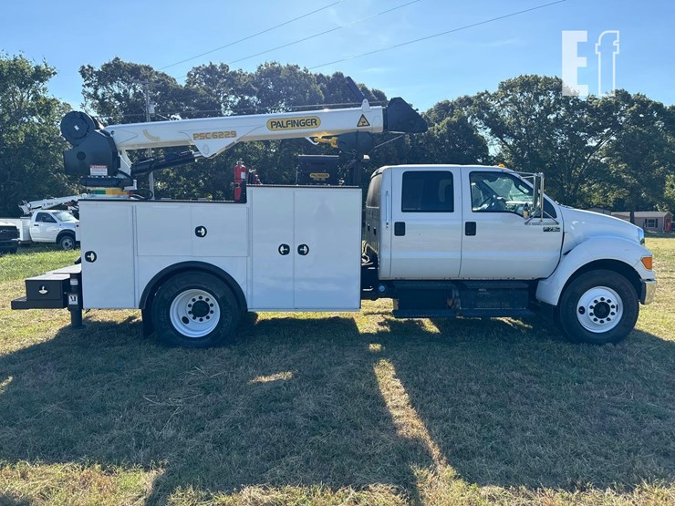 2013-ford-f750-xlt-image-4