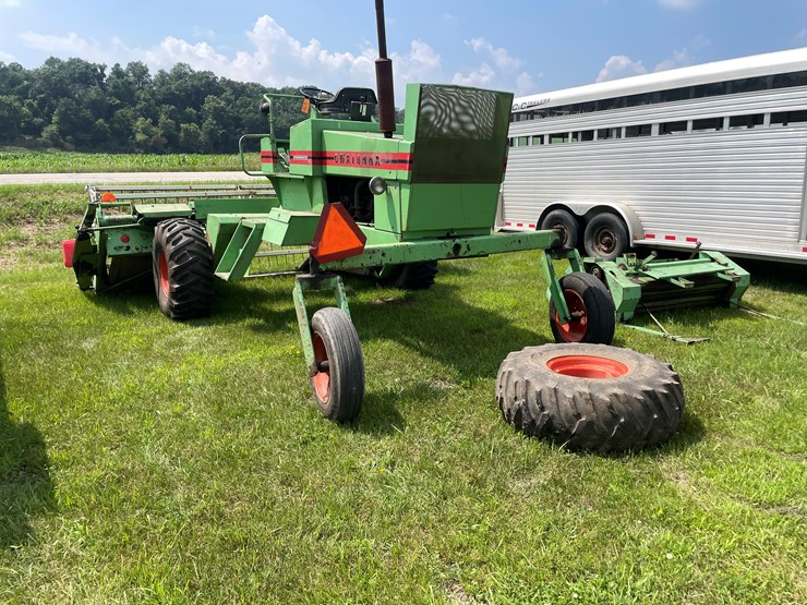 #1061-•-owatonna-260-swather-with-conditioner-image-3