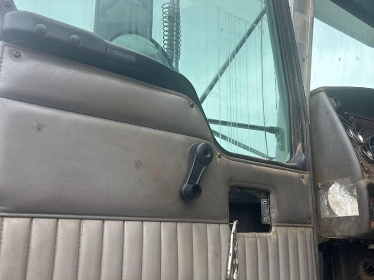 2004-kenworth-t800-image-44