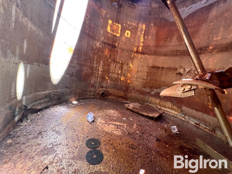 7,000-gallon-(approx.)-fiberglass-liquid-feed-storage-tank-image-14