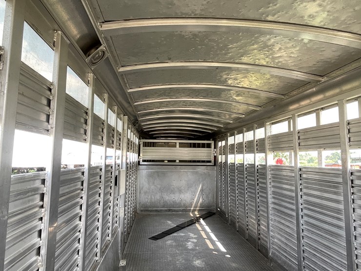 #1029-•-2002-c&c-20'-gooseneck-aluminum-trailer-(has-wi-title)-image-9
