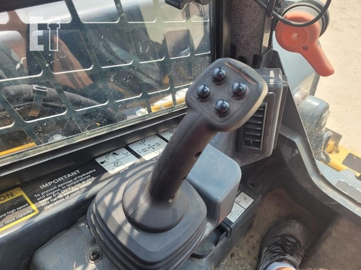 deere-320g-image-19