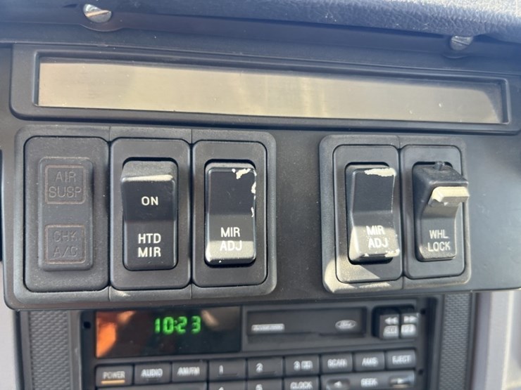 1995-ford-f800-image-40