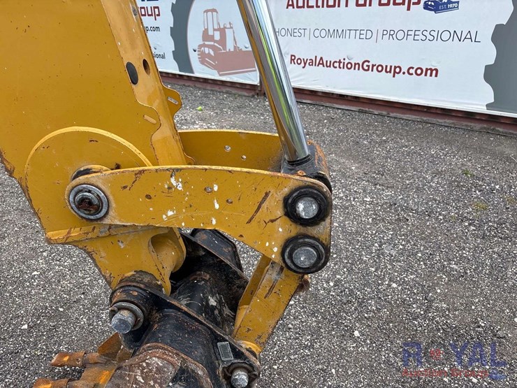 2018-caterpillar-416f2-image-33