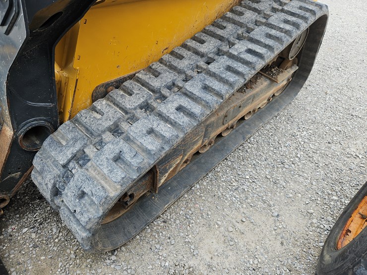 2019-deere-331g-image-21