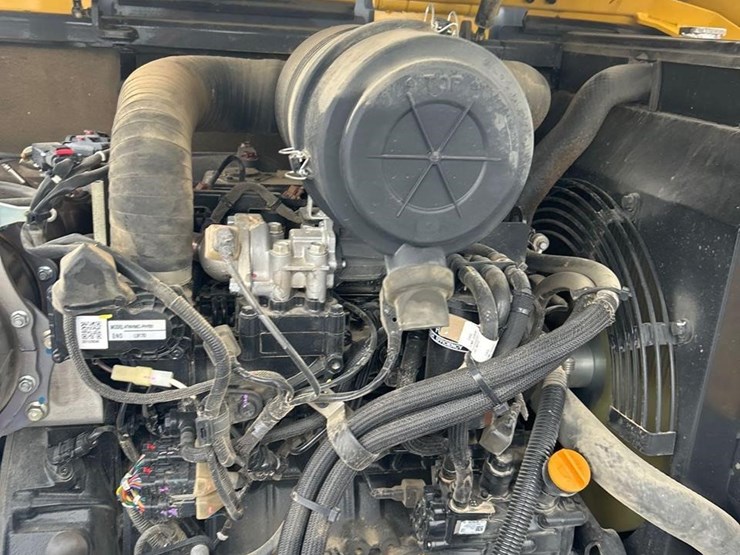2023-new-holland-e60c-image-10