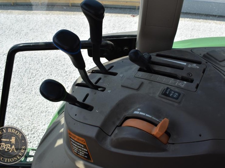 2017-john-deere-6120e-image-34