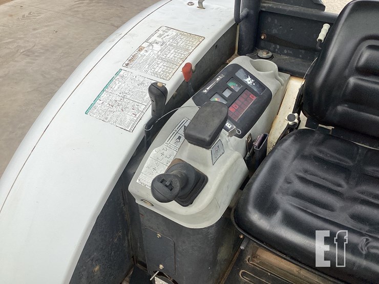 2011-bobcat-325g-image-19