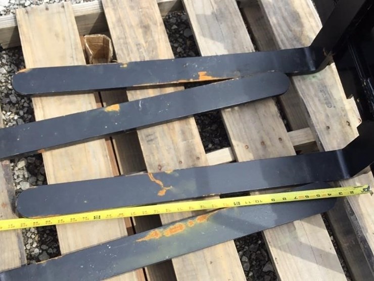 new-giyi-mini-skid-steer-fork-attachment-image-4