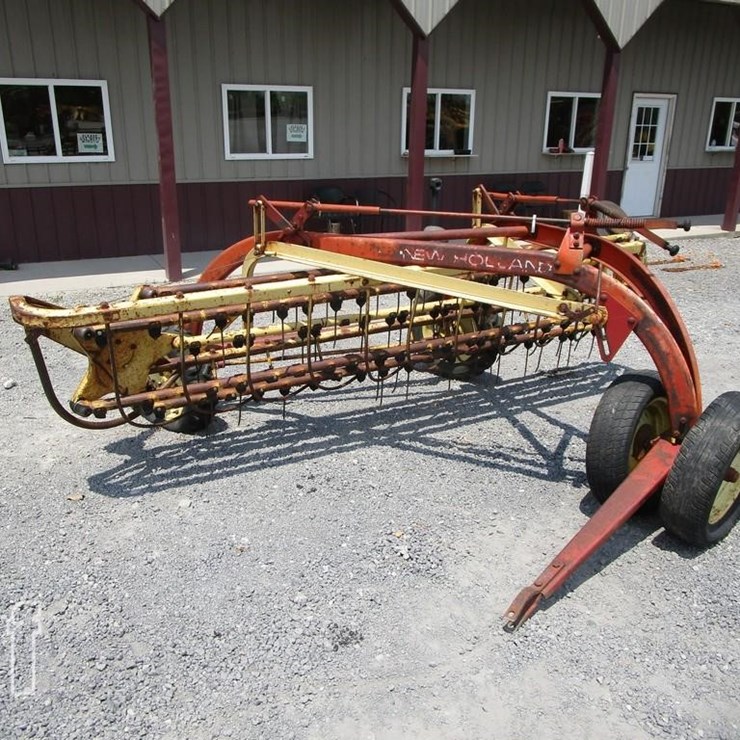 NEW HOLLAND 260