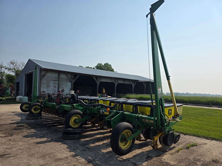 john-deere-1710-image-23