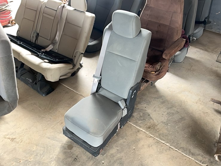 ford-arm-rest-support-equipment-image-1