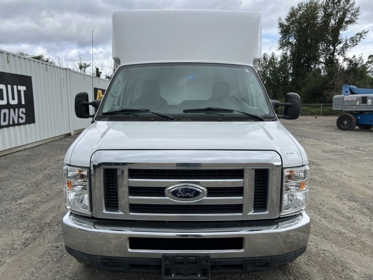 2009-ford-e350-image-8