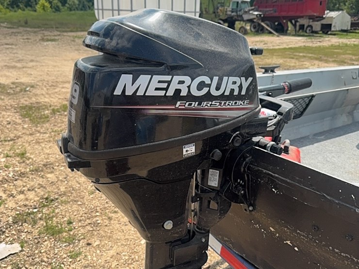 15-foot-fishing-boat-with-mercury-9.9-horse-motor-image-14