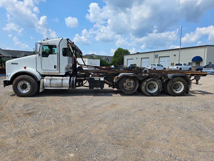 2012-kenworth-t800-image-13