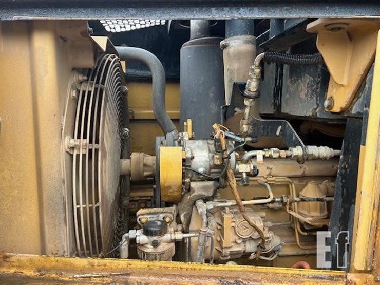 2001-caterpillar-953c-image-22