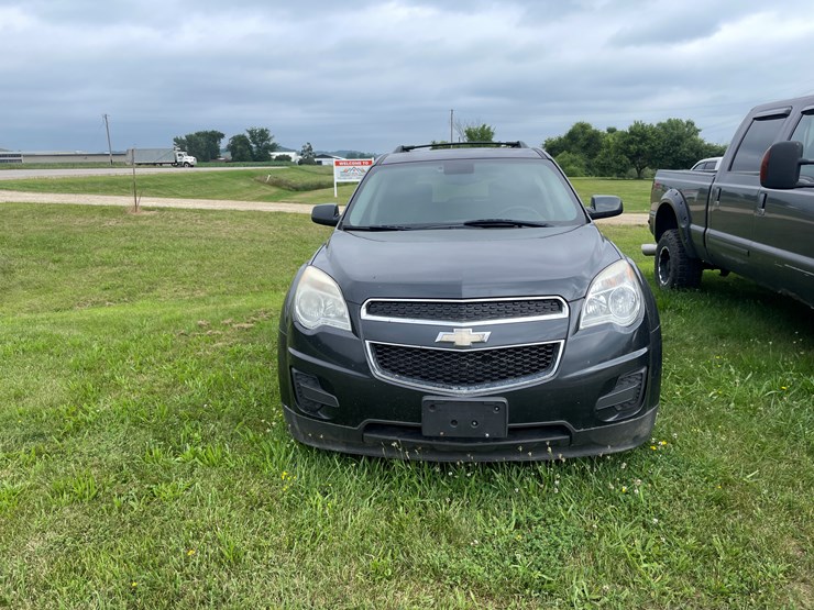 #1041-•-2014-chevy-equinox-awd-(has-wi-title)-image-2