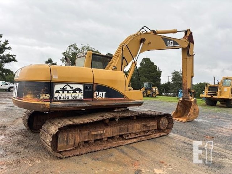 caterpillar-320cl-image-4