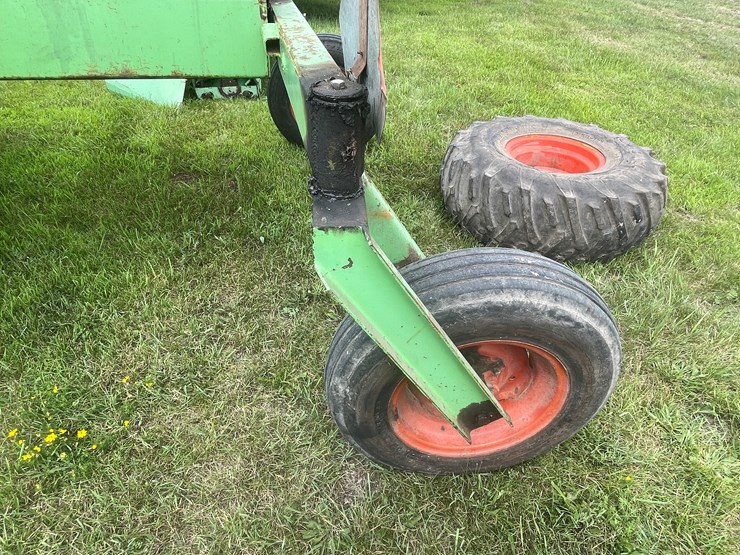 #1061-•-owatonna-260-swather-with-conditioner-image-63