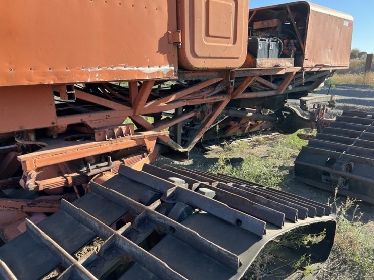 1977-tucker-2740bre-sno-cat-image-8