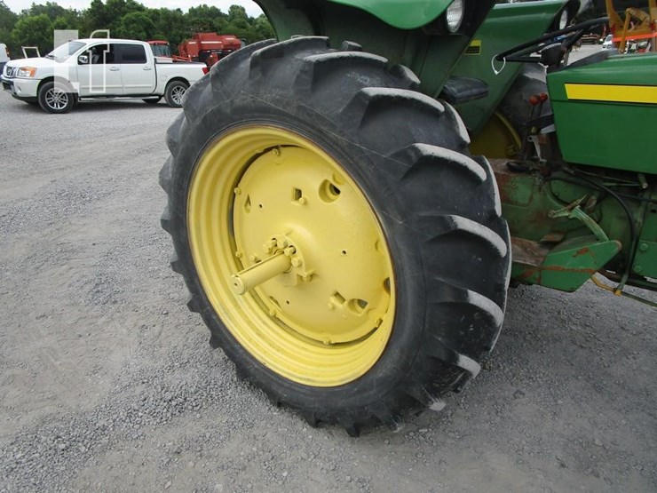john-deere-2440-image-7