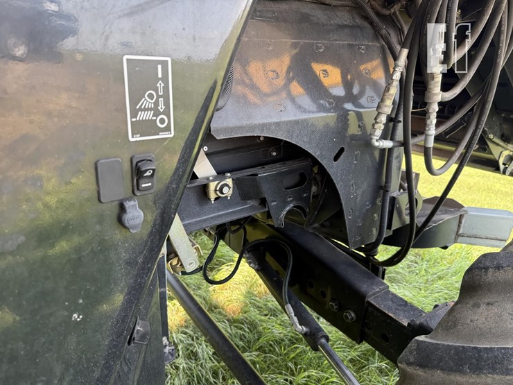 new-holland-cr960-image-29
