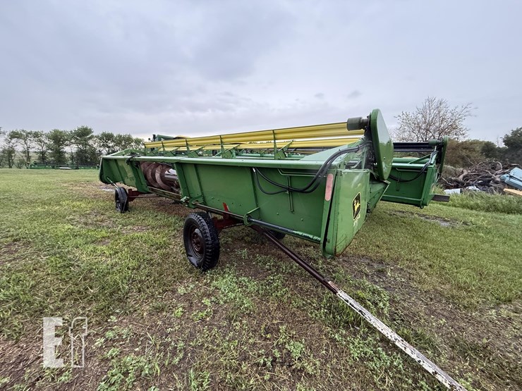 john-deere-224-image-1