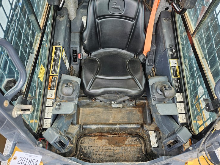 2019-deere-331g-image-8