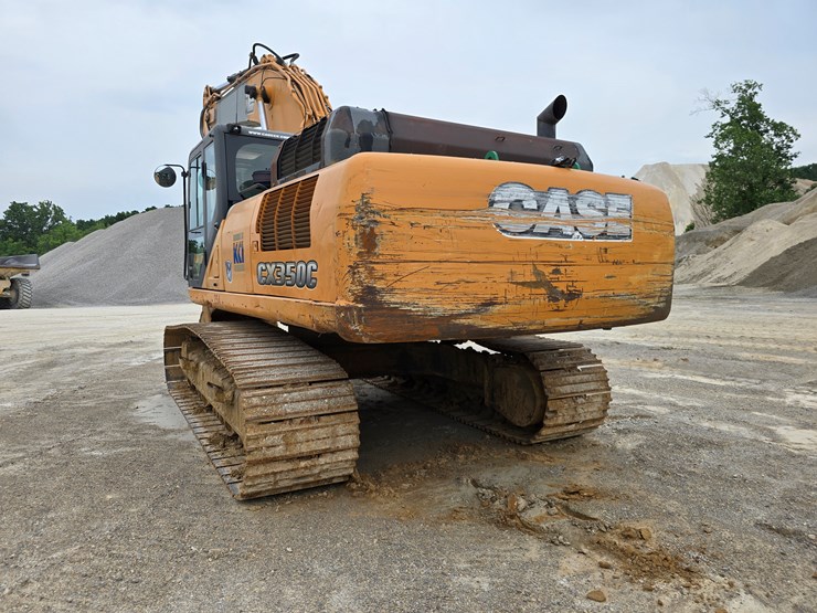 2012-case-350c-image-24