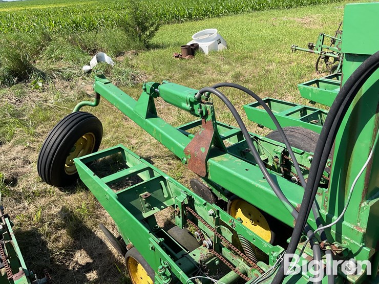 john-deere-7000-image-14