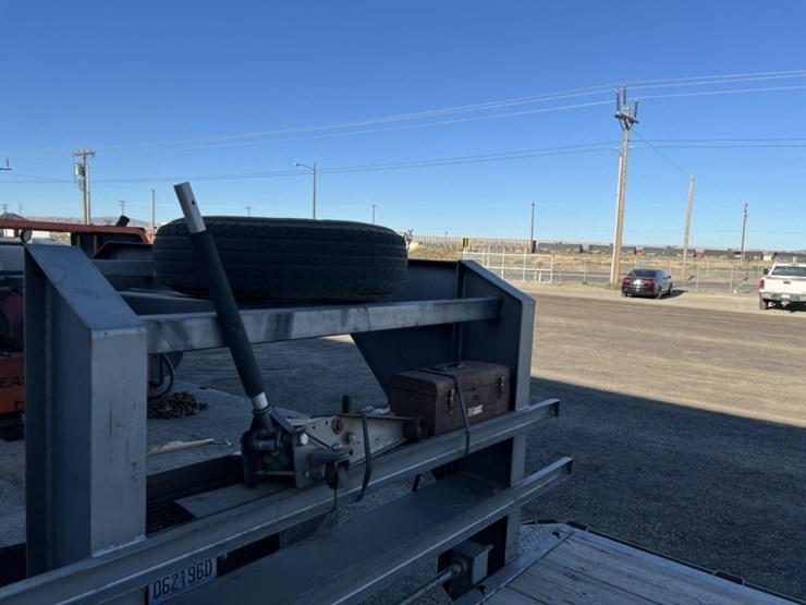 2014-innovative-32'-tri-axle-gooseneck-trailer-image-10