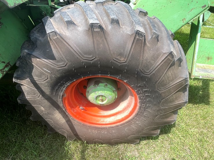 #1061-•-owatonna-260-swather-with-conditioner-image-68