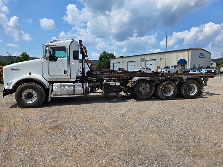 2012-kenworth-t800-image-10