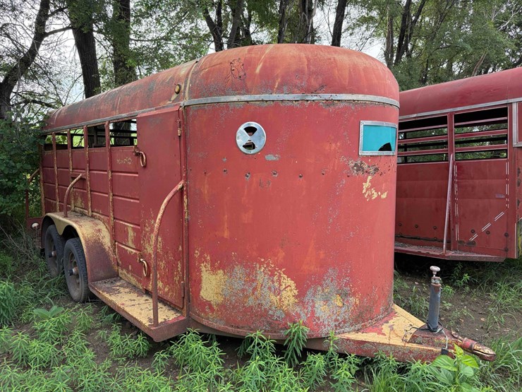 6ft-x-17ft-bumper-hitch-livestock-trailer-image-1