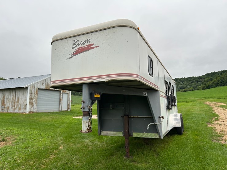 #1030-•-1999-bison-aluma-sport-horse-trailer-(arcadia,-wi)-(wi-title-in-delay)-image-3