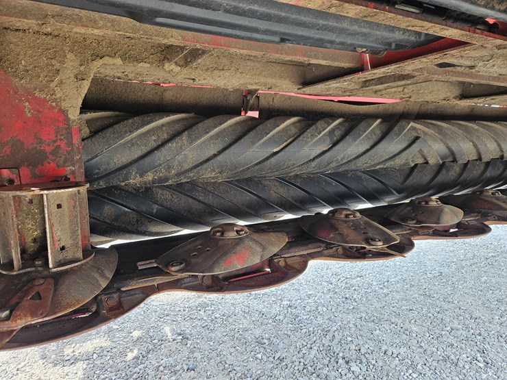 2015-new-holland-313-image-4