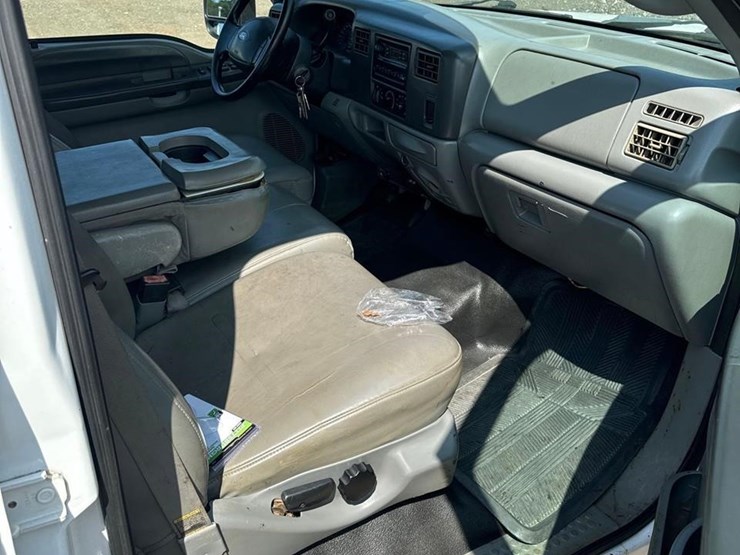 2004-ford-f350-image-12