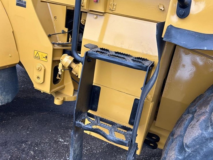 2020-caterpillar-962m-image-18